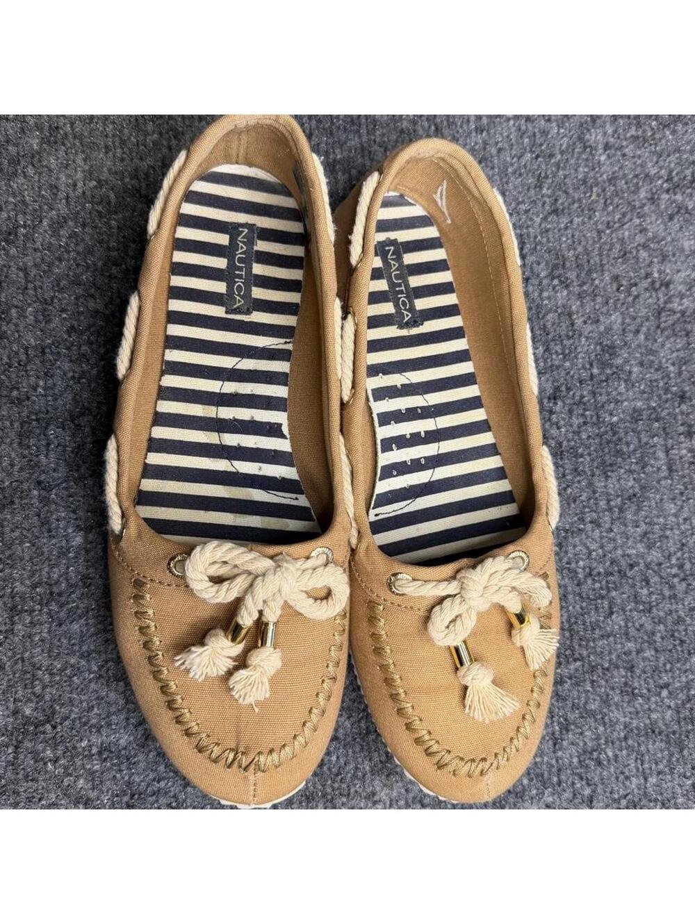 Nautica boat shoes/loafers, rope bows women’s size 9